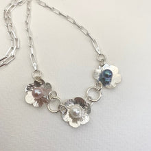 Load image into Gallery viewer, Tri-Pearl Flower Necklace