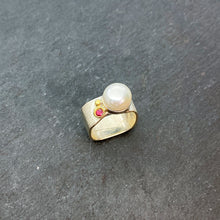 Load image into Gallery viewer, Mabé Pearl & Ruby Wide Square Ring