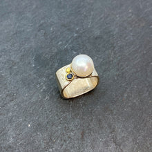 Load image into Gallery viewer, Mabé Pearl & Blue Sapphire Wide Square Ring