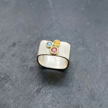 Load image into Gallery viewer, Tri-Colour Bezel Ring Size 9.5