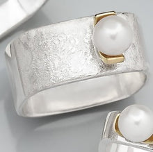 Load image into Gallery viewer, Large Pearl & Gold Stacking Ring