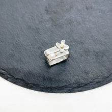 Load image into Gallery viewer, Medium Pearl &amp; Gold Square Stacking Rings