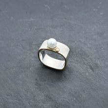 Load image into Gallery viewer, Large Pearl &amp; Dot Stacking Ring