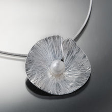 Load image into Gallery viewer, Floating Lily Necklace