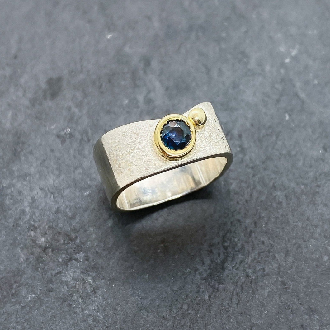 Blue Sapphire Bezel Ring Size 6