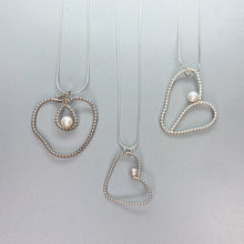 Load image into Gallery viewer, Heart Pearl Necklaces