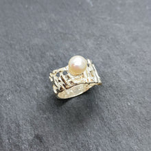 Load image into Gallery viewer, Woven Basket Pearl Ring
