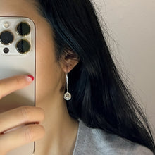 Load image into Gallery viewer, Two-toned Scribble Disc Earrings
