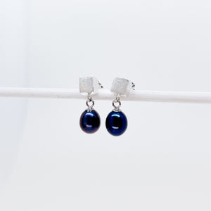 Black Pearl Cube Studs Earrings