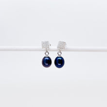 Load image into Gallery viewer, Black Pearl Cube Studs Earrings