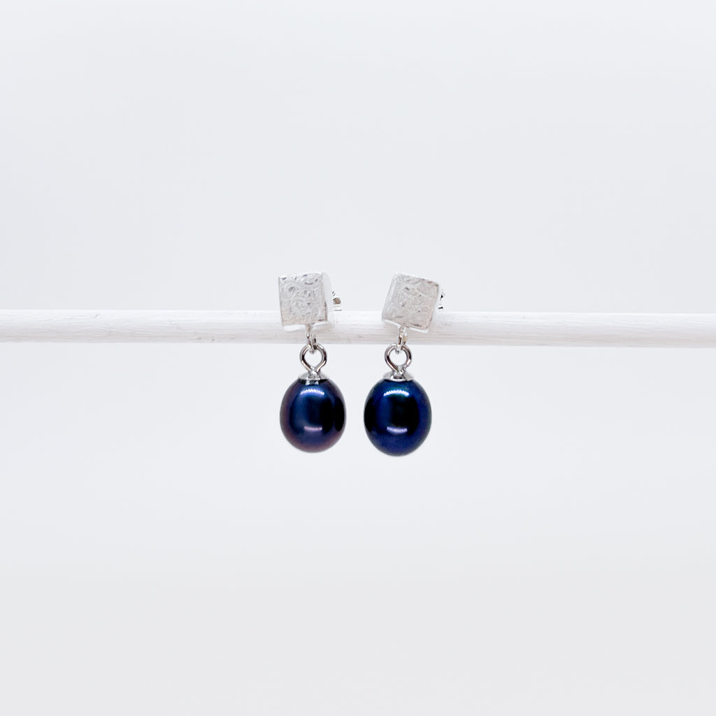 Black Pearl Cube Studs Earrings