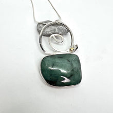Load image into Gallery viewer, Emerald Scroll Necklace No.4