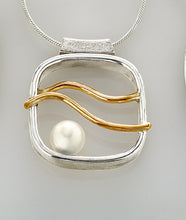 Load image into Gallery viewer, Golden Wave Window Necklace