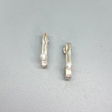 Load image into Gallery viewer, Two-toned Bar and Pearl Stud Earrings