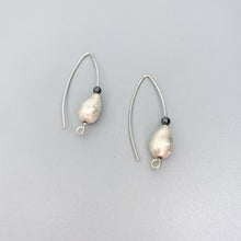 Load image into Gallery viewer, Brushed Silver and Hematite Earrings