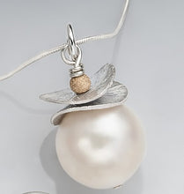 Load image into Gallery viewer, Acorn White Pearl Necklace