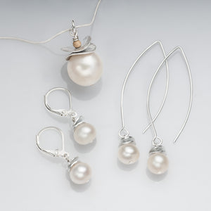 Acorn White Pearl Necklace