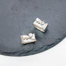 Load image into Gallery viewer, CZ Diamond Blossom Ring