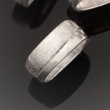 Load image into Gallery viewer, Double Scribble Soft Square Ring with stones
