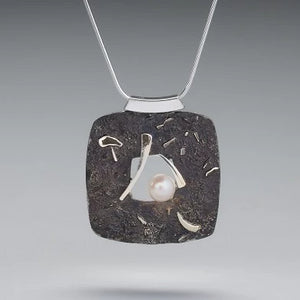 Midnight Pearl Necklace