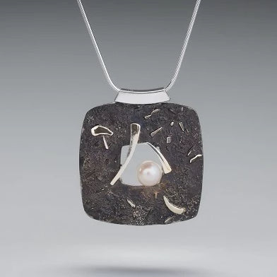 Midnight Pearl Necklace