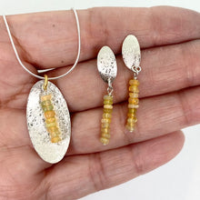 Load image into Gallery viewer, Scribbled Oval Shell Disc Opal Stick Necklace