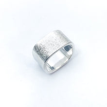 Load image into Gallery viewer, Large Scribble Stacking Ring