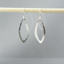 Load image into Gallery viewer, Hammered Open Leaf Earrings