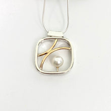 Load image into Gallery viewer, Golden Pearl Window Necklace