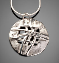 Load image into Gallery viewer, Woven Scribbled Round Disc Necklace