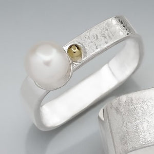 Medium Pearl & Dot Stacking Ring