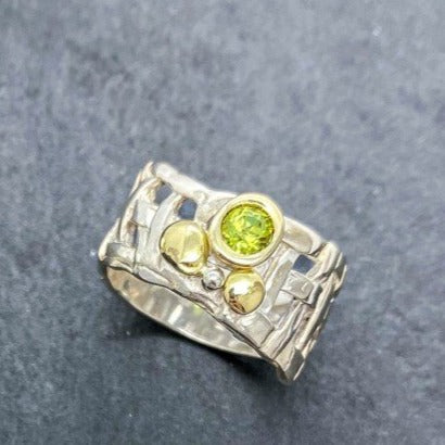 Woven Basket Gold Cluster Ring with Peridot