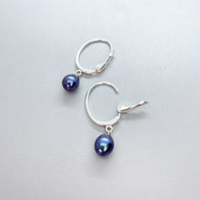 Load image into Gallery viewer, Lever back Pearl Earrings