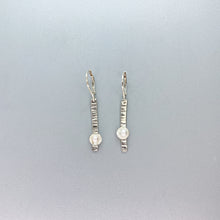 Load image into Gallery viewer, Hammered Birch Pearl Earrings