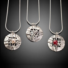 Load image into Gallery viewer, Woven Scribbled Round Disc Necklace