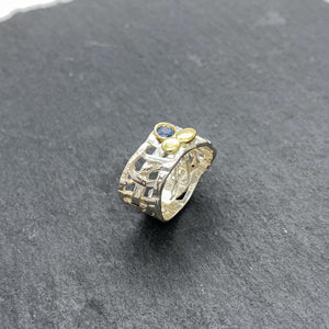 Woven Basket Gold Cluster Ring with Sapphire