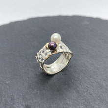 Load image into Gallery viewer, Woven Basket Twin Pearl Ring