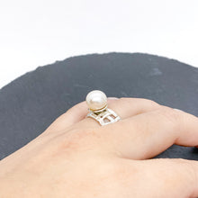 Load image into Gallery viewer, Woven Basket Large Pearl Ring